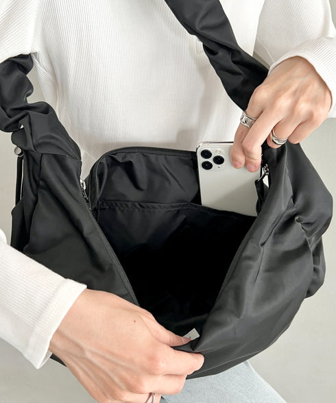 THE NORTH FACE(ザ・ノースフェイス)/A4対応 軽量 大容量 ショルダー 肩掛けバッグ シャーリング ホーボーバッグ/BONNEY HOBO BAG L | IM1253075 | ブラック