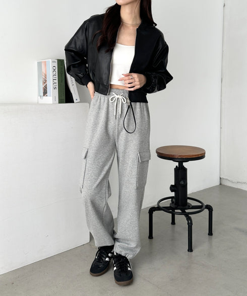 ノーカラーPUショート丈ブルゾン | CL2253032 | ブラック