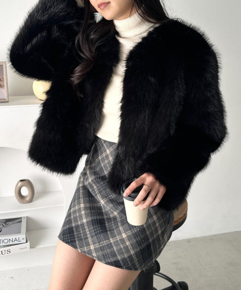 ノーカラーショート丈フェイクファージャケット | CL2256058 | ブラック