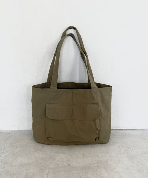 【A4収納可能】ナイロン軽量大容量トートバッグ マザーズバッグ トラベルバッグ ユニセックス | MD1256055 | カーキ