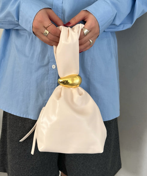 ワンポイントパーツ ワンハンドルサイドファスナーハンドバッグ オケージョンバッグ | MD1256072 | アイボリー