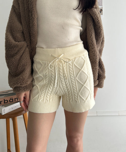 ケーブルニットショートパンツ | MD2256045 | アイボリー