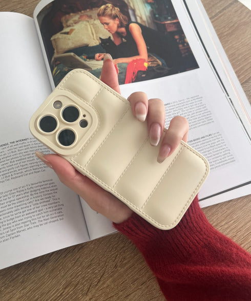 【iPhone13~iPhone16対応】ダウン風デザインスマホケース | WR6256051 | ホワイト