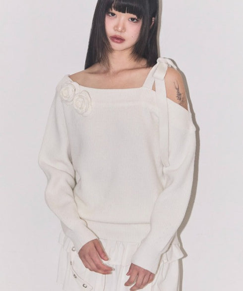 ILLIGO(イリゴ)/ブローチ付き オフショルダー ニット プルオーバー/BLOOM BOW OFF-SHOULDER KNIT | AT2254025 | アイボリー