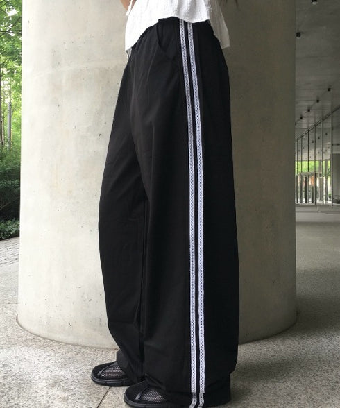 anyonemore(エニワンモア)/サイドレースライン ドローストリング トラック トレーニング パンツ/Dove Line Track Training Pants | AT2254034 | ブラック