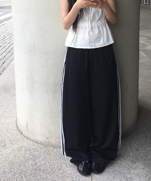 anyonemore(エニワンモア)/サイドレースライン ドローストリング トラック トレーニング パンツ/Dove Line Track Training Pants | AT2254034 | ブラック