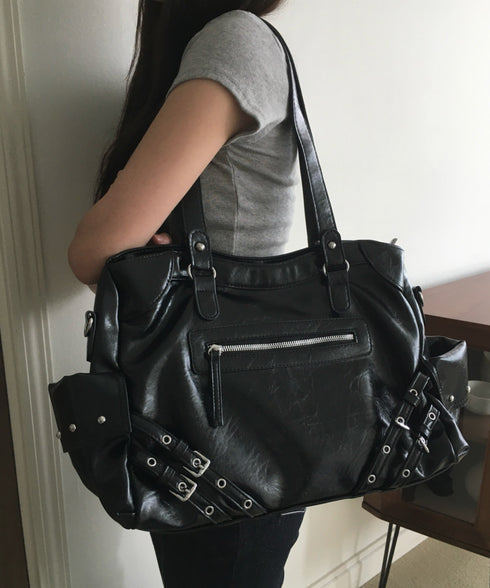 anyonemore(エニワンモア)/2WAY 大容量 スタッズベルト ショルダーバッグ トートバッグ/Riva Glossy Stud 2way Bowsew Cross Shoulder Bag | AT1254040 | ブラック