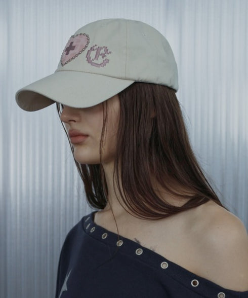 SETUPEXE(セットアップイーエックスイー)/スタッズ アップリケ ベースボール キャップ 帽子/LEO APPLIQUE BALL CAP | AT5254042 | ベージュ