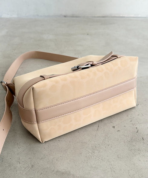 レオパードスクエアベルトショルダーバッグ | BA1256054 | アイボリー