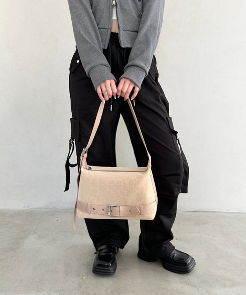 レオパードスクエアベルトショルダーバッグ | BA1256054 | アイボリー