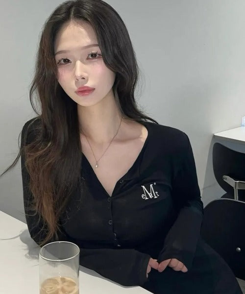 MUCENT(ムセント)/スリム フィット ラウンドネック カーディガン/ANZ SLIM FIT R-NECK CARDIGAN | AT2254056 | ブラック