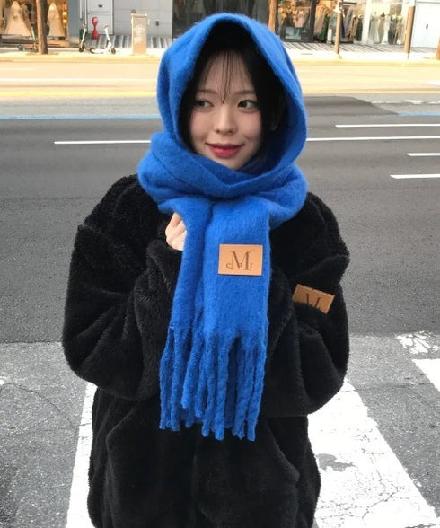 MUCENT(ムセント)/ボリューム フリンジ マフラー ロゴパッチ付き/SIGNATURE MUFFLER | AT6254043 | ブルー