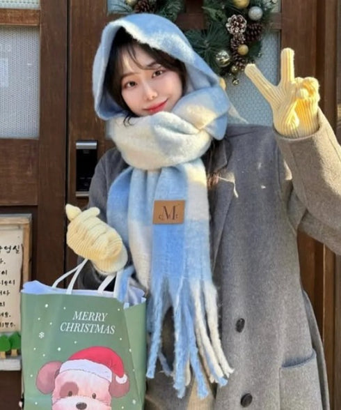 MUCENT(ムセント)/ボリューム フリンジ マフラー ロゴパッチ付き/SIGNATURE MUFFLER | AT6254043 | ブルー系その他