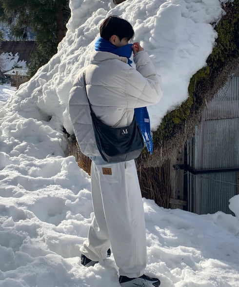 MUCENT(ムセント)/ボリューム フリンジ マフラー ロゴパッチ付き/SIGNATURE MUFFLER | AT6254043 | ブルー