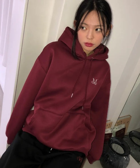 MUCENT(ムセント)/ロゴ刺繍 ベーシック フーディ パーカー/SIGNATURE BASIC LOGO HOOD T | AT2254044 | バーガンディー