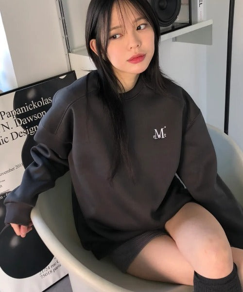 MUCENT(ムセント)/ロゴ刺繍 ベーシック プルオーバー スウェット/SIGNATURE BASIC LOGO MTM | AT2254046 | チャコールグレー