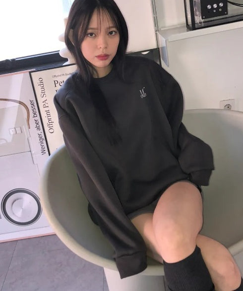 MUCENT(ムセント)/ロゴ刺繍 ベーシック プルオーバー スウェット/SIGNATURE BASIC LOGO MTM | AT2254046 | チャコールグレー