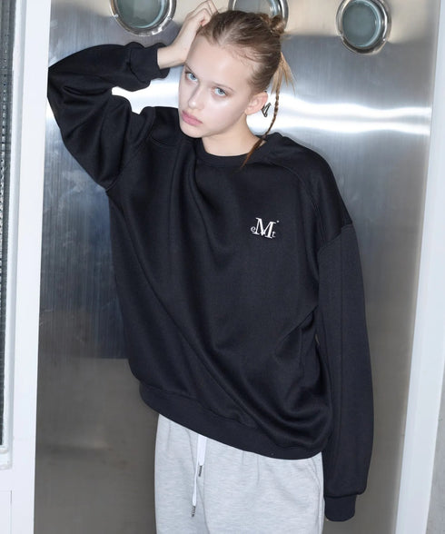 MUCENT(ムセント)/ロゴ刺繍 ベーシック プルオーバー スウェット/SIGNATURE BASIC LOGO MTM | AT2254046 | ブラック
