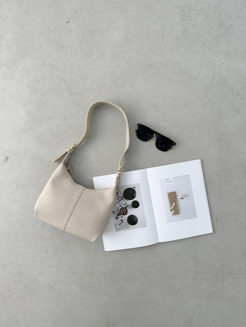 round moon shoulder bag/ワンハンドルラウンドムーンPUショルダーバッグ | UN12410052 | グレイッシュベージュ