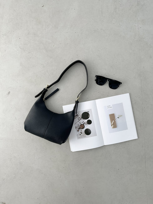 round moon shoulder bag/ワンハンドルラウンドムーンPUショルダーバッグ | UN12410052 | ブラック