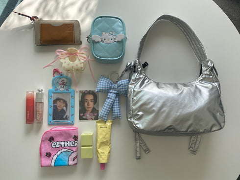 リボンチャーム付きミニバッグ | SL1243605 | シルバー