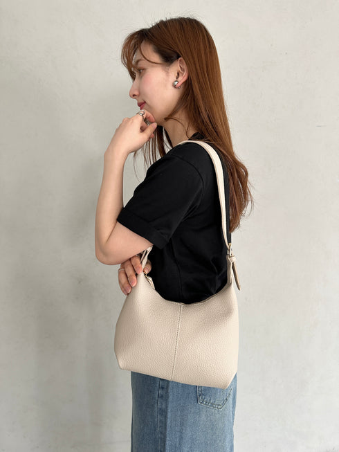 round moon shoulder bag/ワンハンドルラウンドムーンPUショルダーバッグ | UN12410052 | グレイッシュベージュ