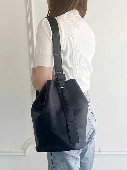 ポーチ付きバケツ型ワンハンドルショルダーバッグ | TR1243002 | ブラック