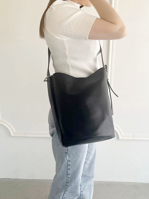 ポーチ付きバケツ型ワンハンドルショルダーバッグ | TR1243002 | ブラック