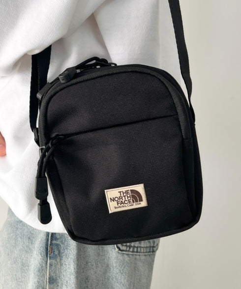 THE NORTH FACE(ザ・ノースフェイス)/長さ調整可能 軽量 ワンポイント ショルダー クロス ミニバッグ/STANDARD CROSS BAG S | IM1254073 | ブラック