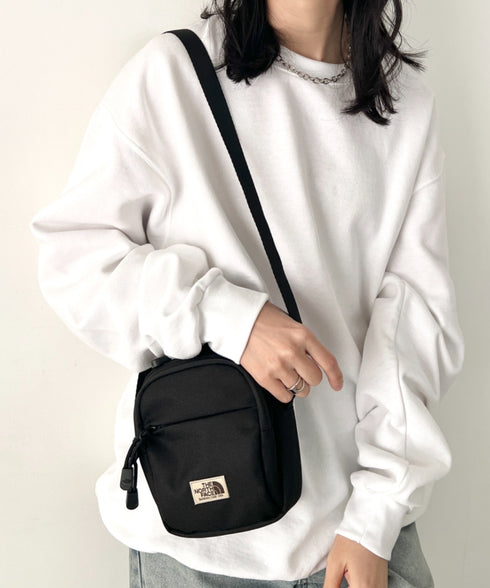 THE NORTH FACE(ザ・ノースフェイス)/長さ調整可能 軽量 ワンポイント ショルダー クロス ミニバッグ/STANDARD CROSS BAG S | IM1254073 | ブラック