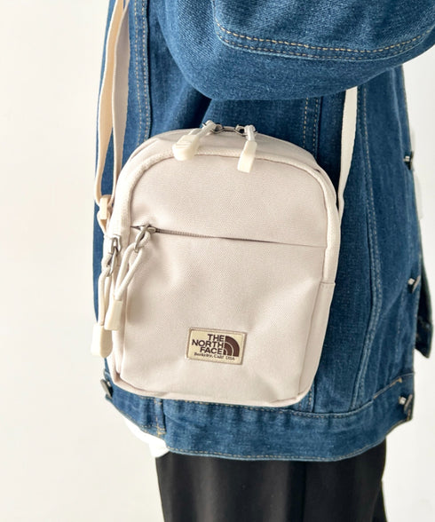 THE NORTH FACE(ザ・ノースフェイス)/長さ調整可能 軽量 ワンポイント ショルダー クロス ミニバッグ/STANDARD CROSS BAG S | IM1254073 | クリーム