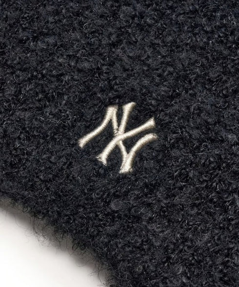 MLB KOREA(エムエルビーコリア)/猫耳 ねこ耳ビーニー 耳付き ロゴパッチ ワッペン ビーニー ニット帽 フラップニットキャップ/Miyaong Earflap Beanie | AT5254071 | ブラック