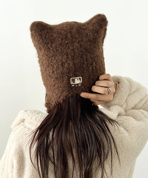 MLB KOREA(エムエルビーコリア)/猫耳 ねこ耳ビーニー 耳付き ロゴパッチ ワッペン ビーニー ニット帽 フラップニットキャップ/Miyaong Earflap Beanie | AT5254071 | ブラウン