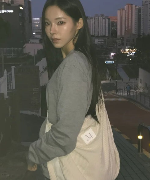 MUCENT(ムセント)/軽量 大容量 コーデュロイ クロス メッセンジャー ショルダーバッグ/SOFT CORDUROY CROSS BAG | AT1254079 | アイボリー