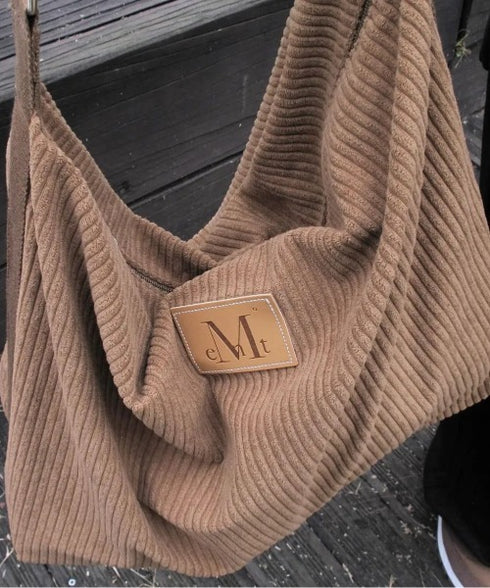 MUCENT(ムセント)/軽量 大容量 コーデュロイ クロス メッセンジャー ショルダーバッグ/SOFT CORDUROY CROSS BAG | AT1254079 | ブラウン