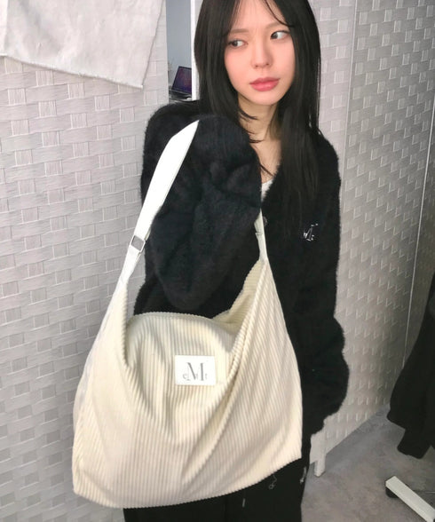 MUCENT(ムセント)/軽量 大容量 コーデュロイ クロス メッセンジャー ショルダーバッグ/SOFT CORDUROY CROSS BAG | AT1254079 | アイボリー