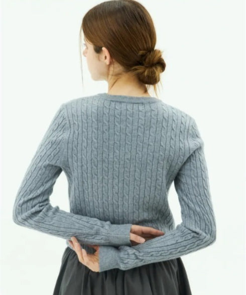 MUCENT(ムセント)/Vネック クロップ ケーブル ニット/PRIMROSE V-NECK CROP KNIT | AT2254085 | グレー