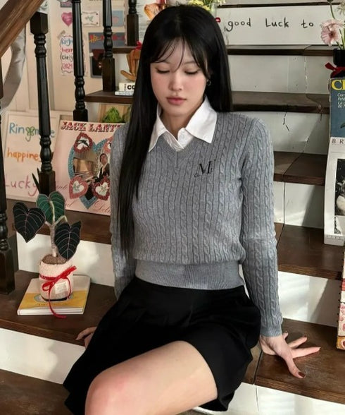 MUCENT(ムセント)/Vネック クロップ ケーブル ニット/PRIMROSE V-NECK CROP KNIT | AT2254085 | グレー