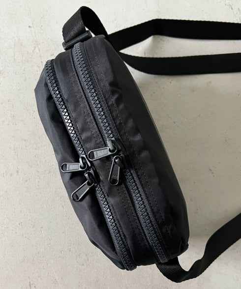 THE NORTH FACE(ザ・ノースフェイス)/軽量 スクエア ショルダーバッグ クロスバッグ/TRAVEL CROSS BAG S | IM1254100 | ブラック