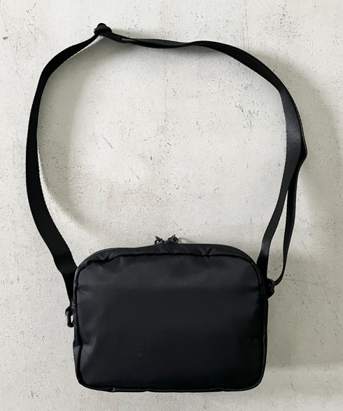 THE NORTH FACE(ザ・ノースフェイス)/軽量 スクエア ショルダーバッグ クロスバッグ/TRAVEL CROSS BAG S | IM1254100 | ブラック