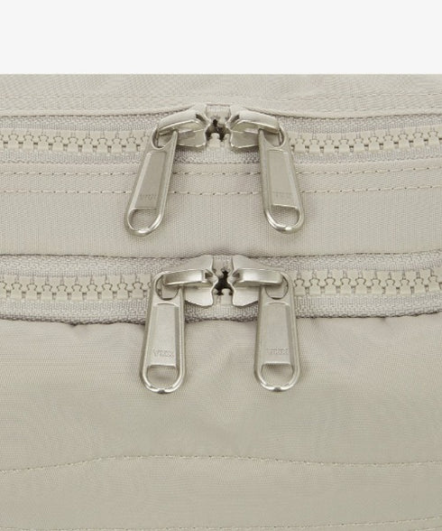 THE NORTH FACE(ザ・ノースフェイス)/軽量 スクエア ショルダーバッグ クロスバッグ/TRAVEL CROSS BAG S | IM1254100 | グレイッシュベージュ
