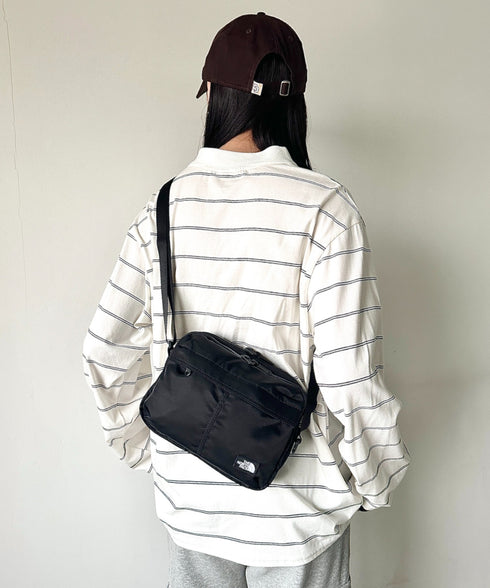 THE NORTH FACE(ザ・ノースフェイス)/軽量 スクエア ショルダーバッグ クロスバッグ/TRAVEL CROSS BAG S | IM1254100 | ブラック