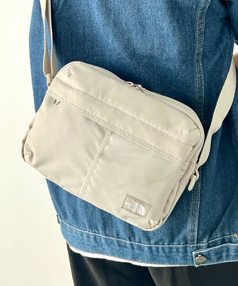 THE NORTH FACE(ザ・ノースフェイス)/軽量 スクエア ショルダーバッグ クロスバッグ/TRAVEL CROSS BAG S | IM1254100 | グレイッシュベージュ