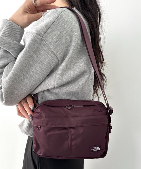 THE NORTH FACE(ザ・ノースフェイス)/軽量 スクエア ショルダーバッグ クロスバッグ/TRAVEL CROSS BAG S | IM1254100 | ワインレッド