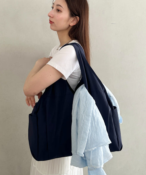 新色登場【A4収納可/大容量】6ポケット付き 仕切り付き軽量ナイロントートバッグ 通勤、通学バッグ マザーズバッグ■動画あり | MD1265007 | ネイビー