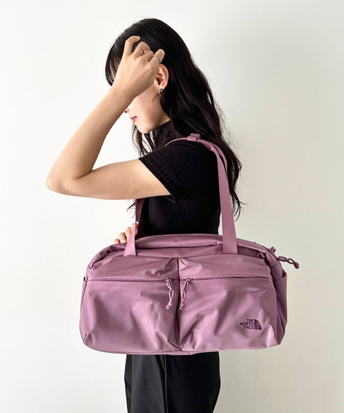 THE NORTH FACE(ザ・ノースフェイス)/A4収納可 軽量 ダッフルバッグ ショルダーバッグ ボストンバッグ ロゴプリント/SP DUFFLE BAG S | IM1261011 | ダークパープル
