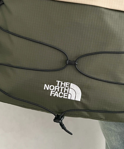 THE NORTH FACE(ザ・ノースフェイス)/軽量 A4収納可 大容量 メッセンジャーバッグ ショルダーバッグ/BOREALIS SOFT MESSENGER | IM1261012 | カーキ
