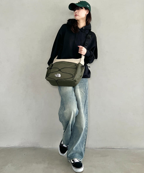 THE NORTH FACE(ザ・ノースフェイス)/軽量 A4収納可 大容量 メッセンジャーバッグ ショルダーバッグ/BOREALIS SOFT MESSENGER | IM1261012 | カーキ