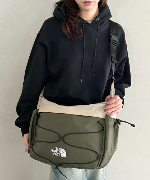 THE NORTH FACE(ザ・ノースフェイス)/軽量 A4収納可 大容量 メッセンジャーバッグ ショルダーバッグ/BOREALIS SOFT MESSENGER | IM1261012 | カーキ