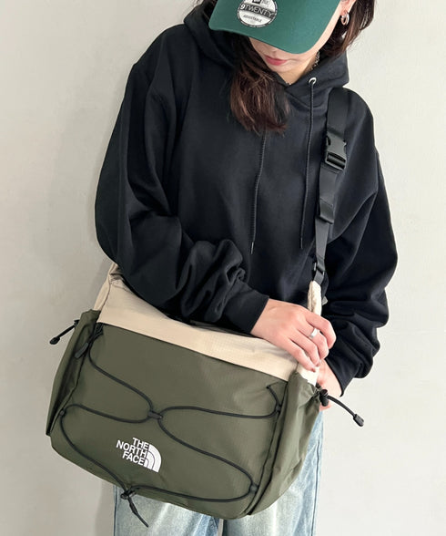THE NORTH FACE(ザ・ノースフェイス)/軽量 A4収納可 大容量 メッセンジャーバッグ ショルダーバッグ/BOREALIS SOFT MESSENGER | IM1261012 | カーキ